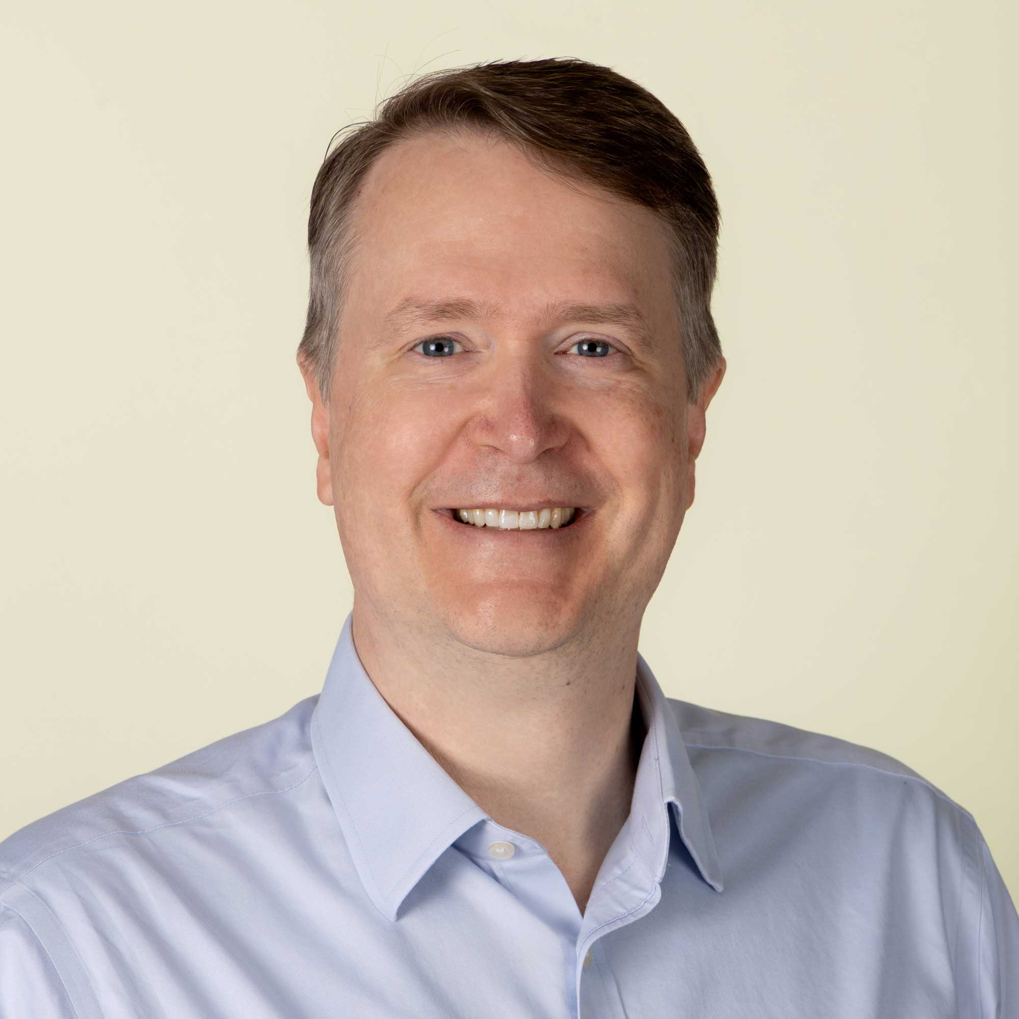 Elliot Smith headshot