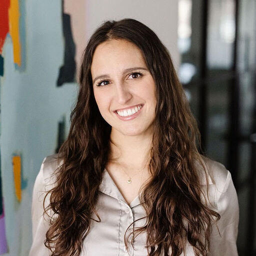 Sara D'Agostino Burke headshot